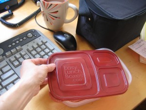 easy lunch boxes at desk